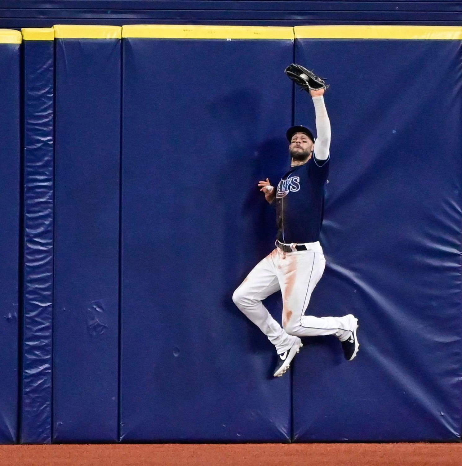 Kevin Kiermaier to throw out ALCS Game Two first pitch