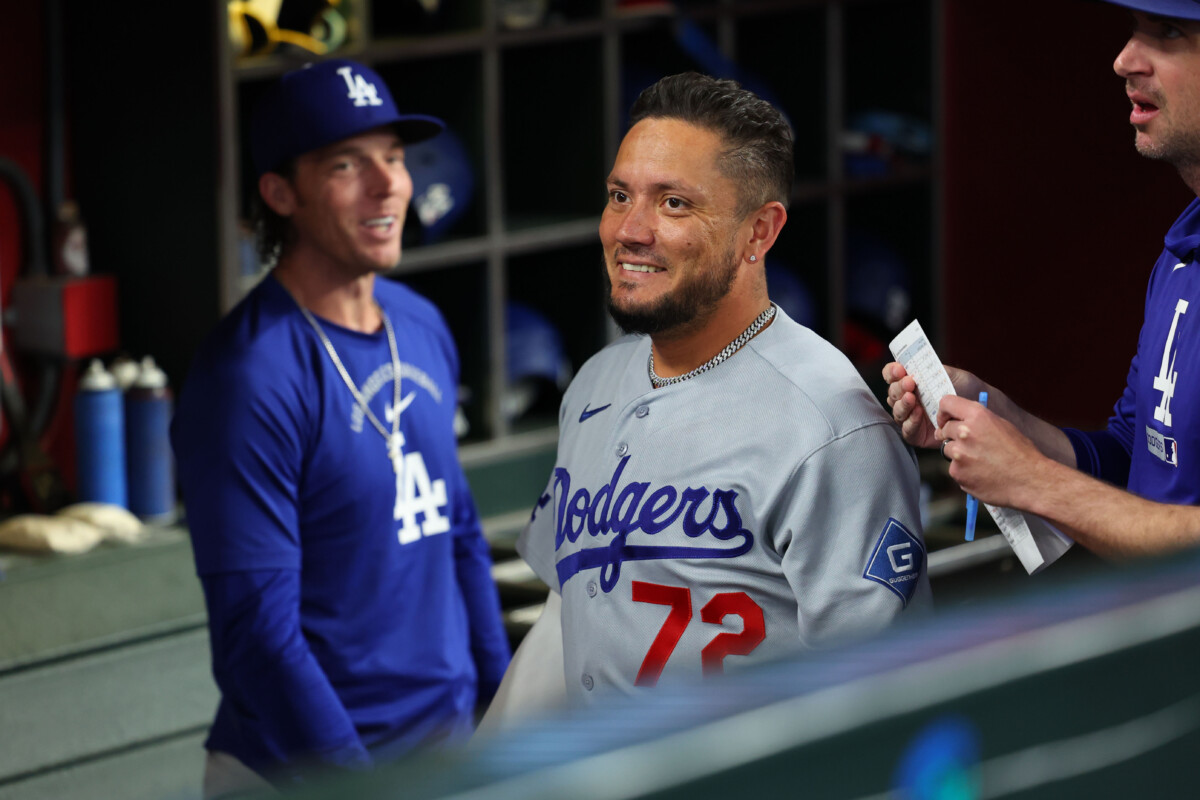 Recently Retired Miguel Rojas Already Back at Work With Dodgers