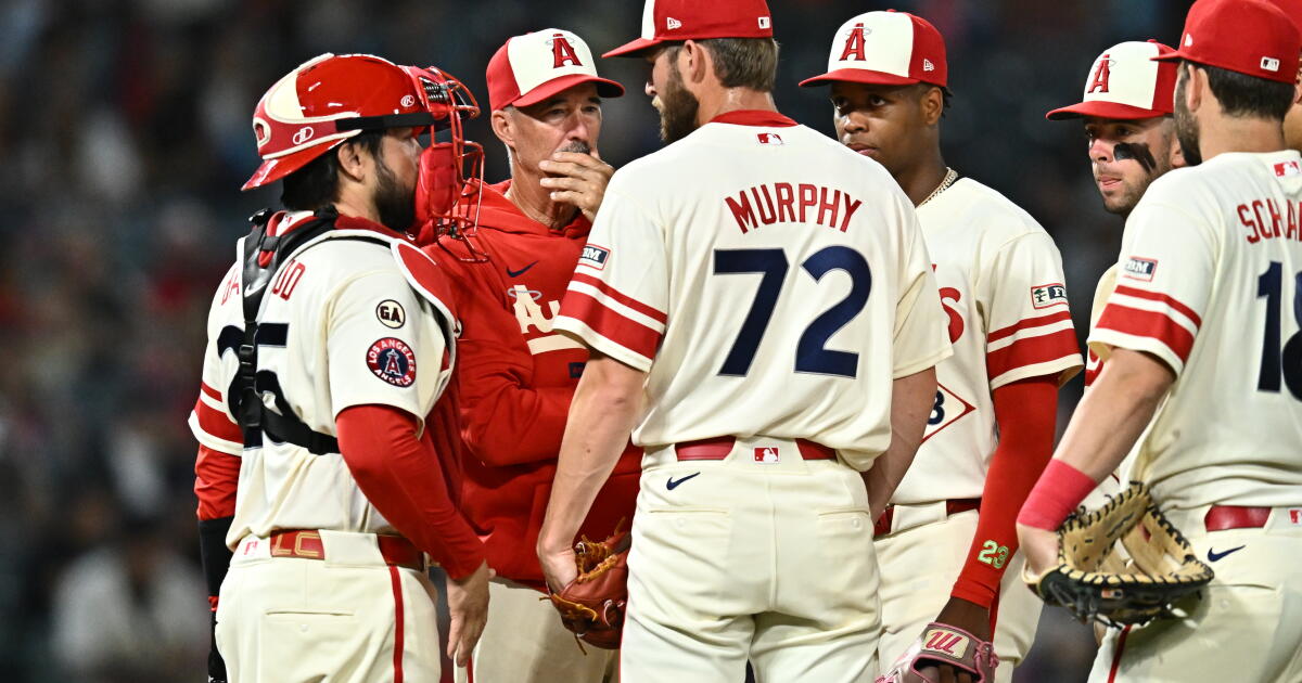 Angels fire pitching coach Mike Maddux, 2 assistants in staff shakeup