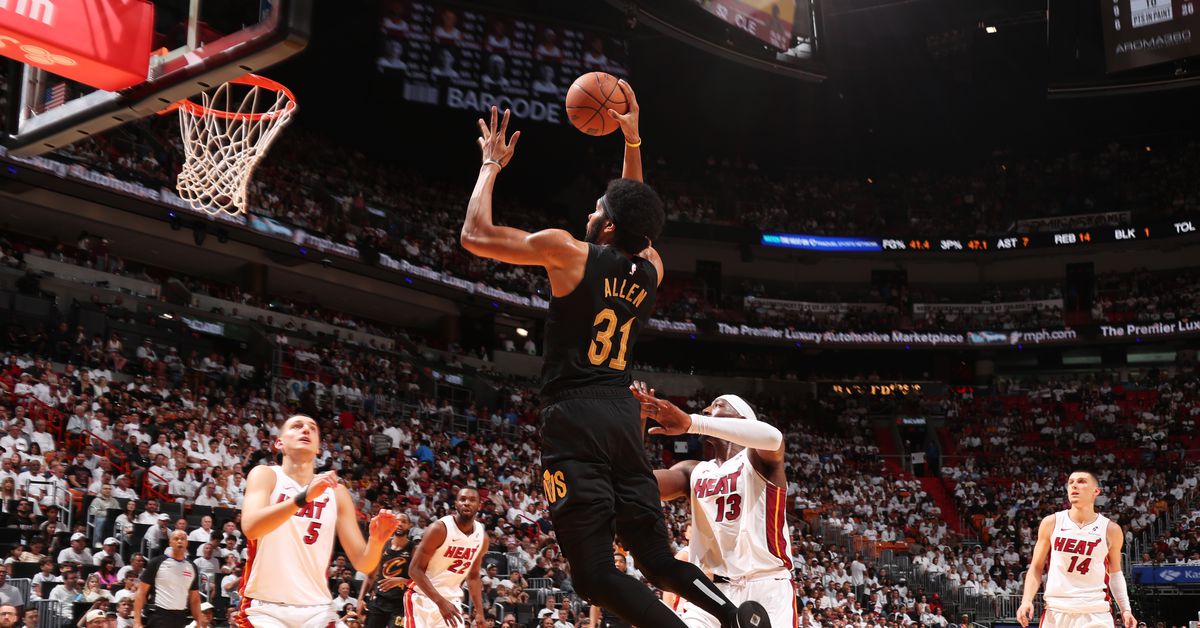 Cavs obliterate Heat 124-87 in Game 3, take commanding 3-0 series lead