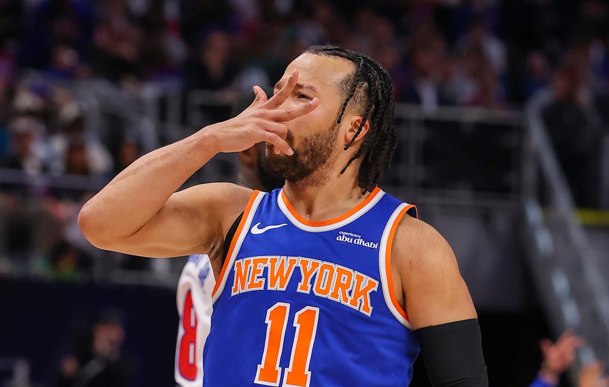 NBA playoffs: Knicks' Jalen Brunson leaves game vs. Pistons with leg injury