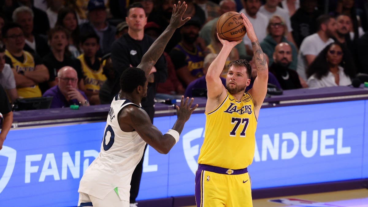 Lakers vs. Timberwolves: Game 3 highlights, updates