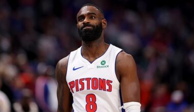Tim Hardaway reacts during Game 4 of the Pistons first-round series with the Knicks