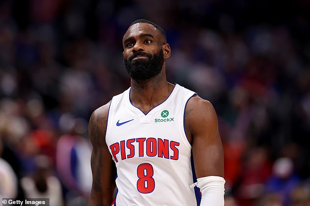 Tim Hardaway reacts during Game 4 of the Pistons first-round series with the Knicks