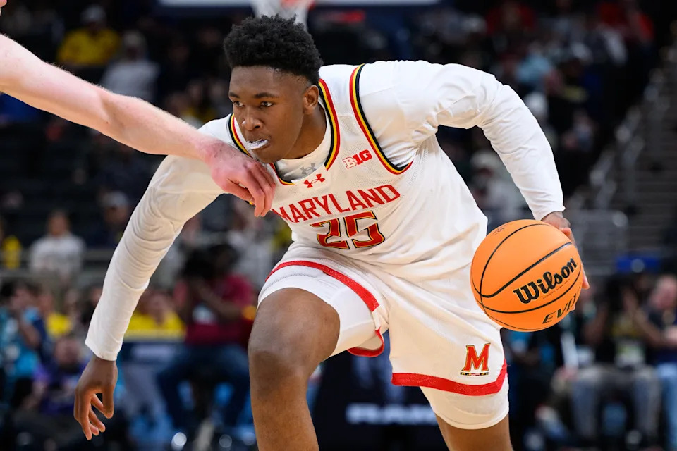 INDIANAPOLIS, IN - MARCH 15: Maryland Terrapins center Derik Queen (25) drives into the lane during the men's Big Ten tournament college basketball game between the Michigan Wolverines and Maryland Terrapins on March 15, 2025, at Gainbridge Fieldhouse in Indianapolis, IN. (Photo by Zach Bolinger/Icon Sportswire via Getty Images)