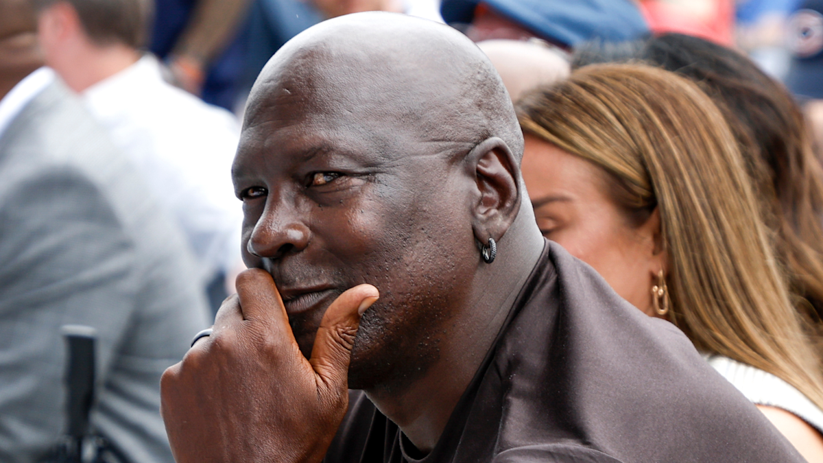 Michael Jordan was paid his full $4m NBA contract despite retiring from basketball to play a completely different sport