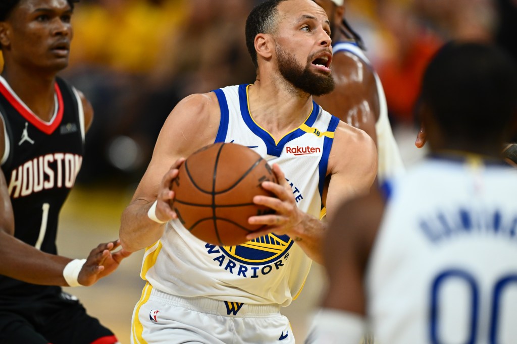 Steph Curry carries Butler-less Warriors past Rockets in crucial Game 3 win