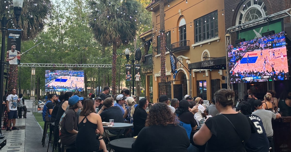 Downtown bars hoping to cash in with NBA playoffs & NFL draft this weekend 