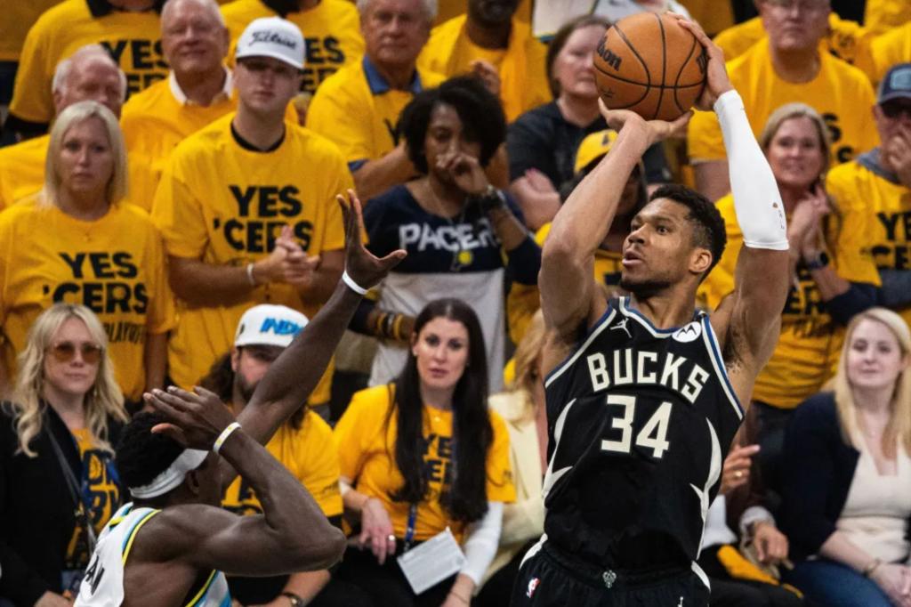 Giannis Antetokounmpo watch begins as Bucks can't escape mediocrity