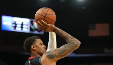 Turgid Rockets Fall To Warriors 104-93