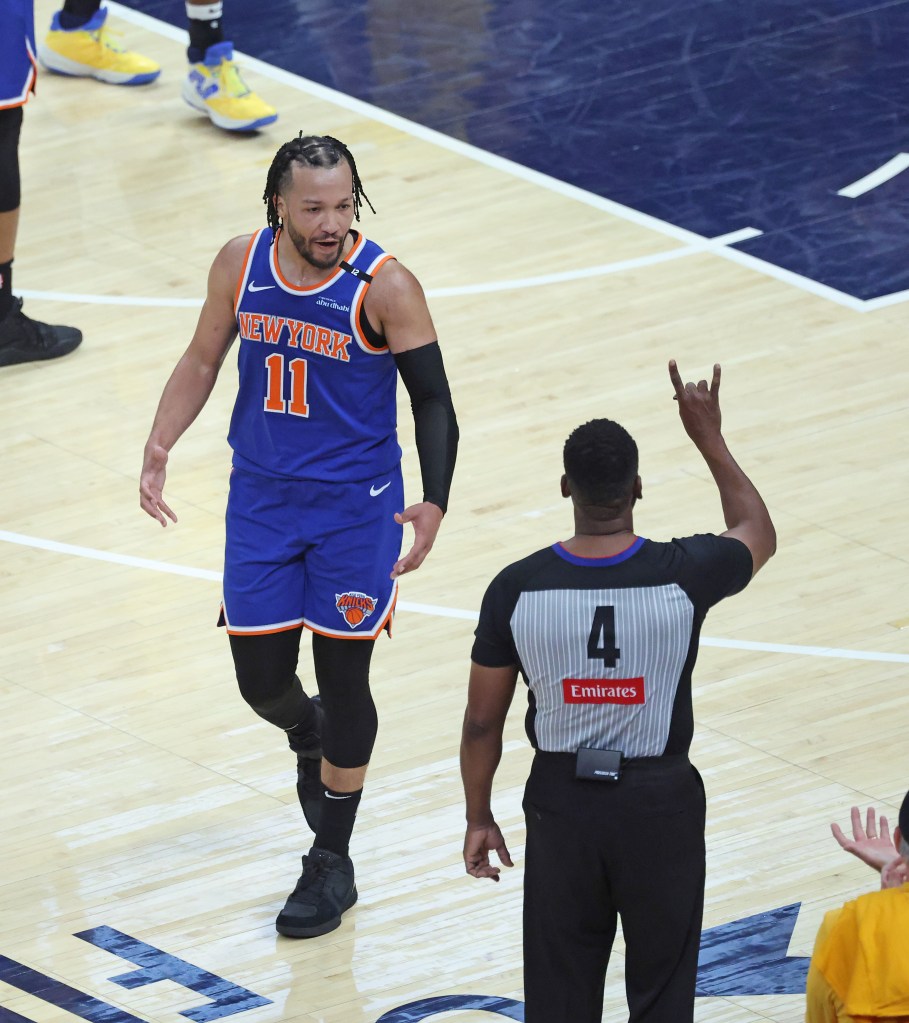 Jalen Brunson (11) of the New York Knicks reacts at referee Sean Wright (4) after a call during the second quarter.