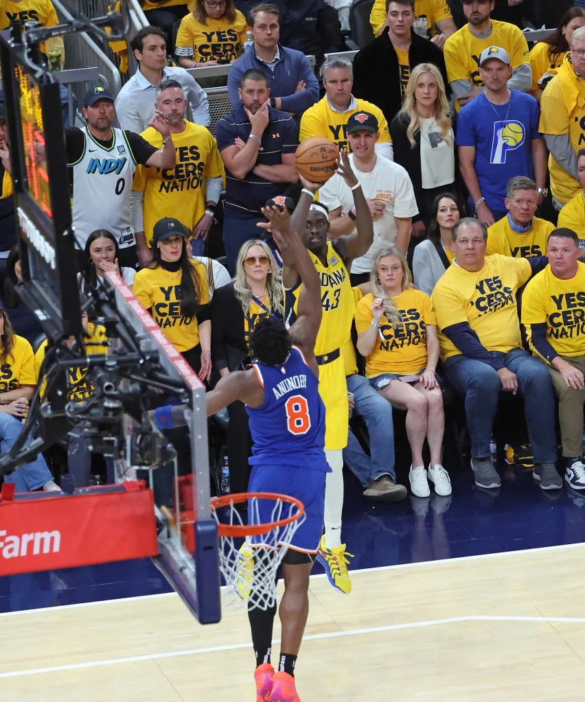 Pascal Siakam shoots a 3-pointer over OG Anunoby during the fourth quarter of <br>the Knicks’ Game 4 loss to the Pacers. Charles Wenzelberg / New York Post