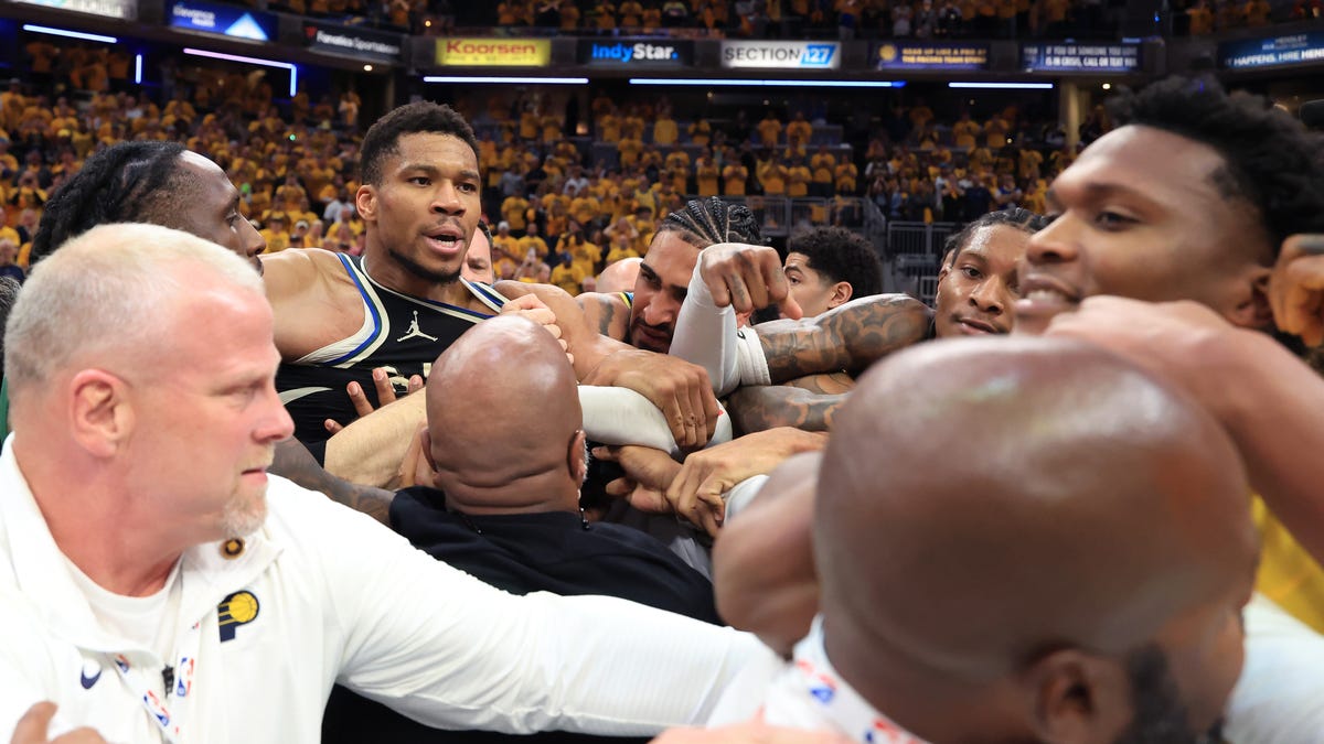 Giannis, Haliburton's dad have words