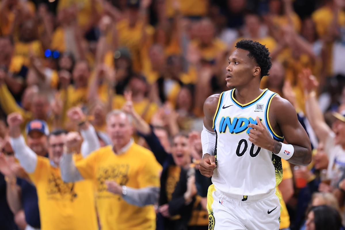 NBA playoffs: Pacers' Bennedict Mathurin ejected after altercation with Cavaliers' De'Andre Hunter in Game 4