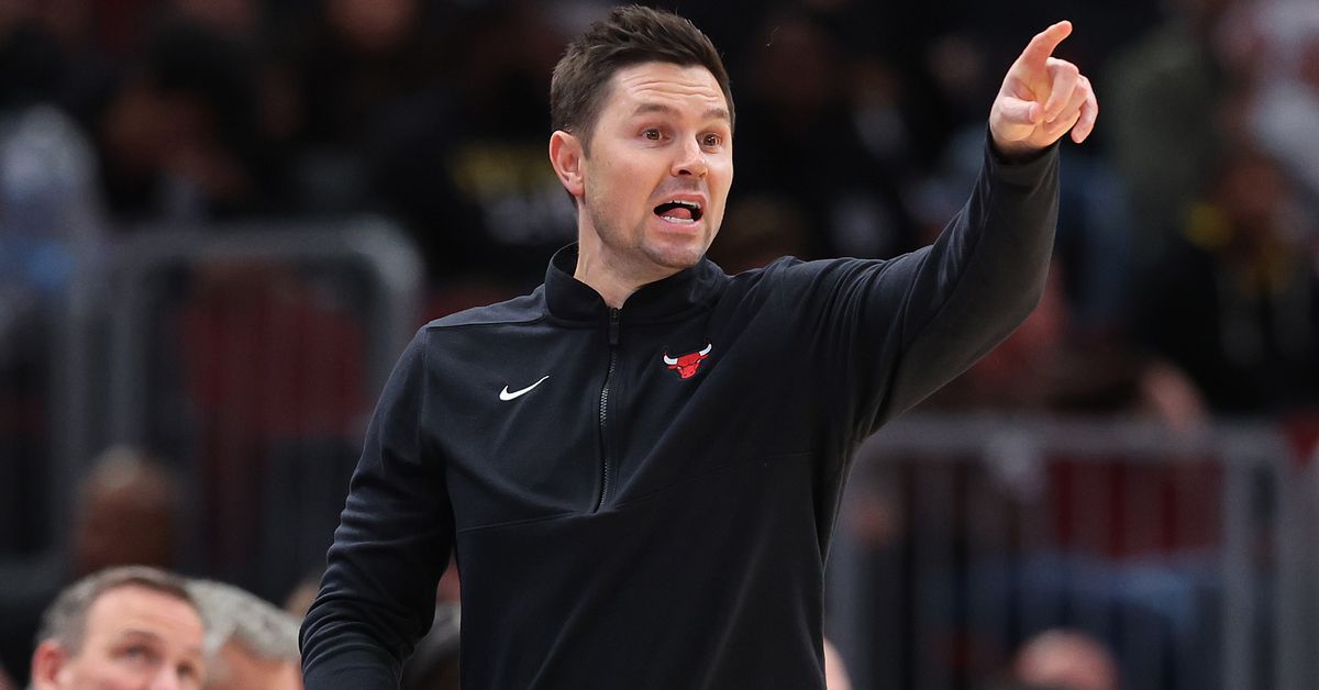 Hornets’ Josh Longstaff is being considered by the Suns for head coaching vacancy