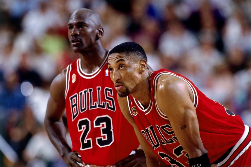 USA - 1996: Michael Jordan #23 and Scottie Pippen #33 of the Chicago Bulls catch their breath during a 1996 NBA Game. NOTE TO USER: User expressly acknowledges that, by downloading and or using this photograph, User is consenting to the terms and conditions of the Getty Images License agreement. Mandatory Copyright Notice: Copyright 1996 NBAE (Photo by Andrew D. Bernstein/NBAE via Getty Images)