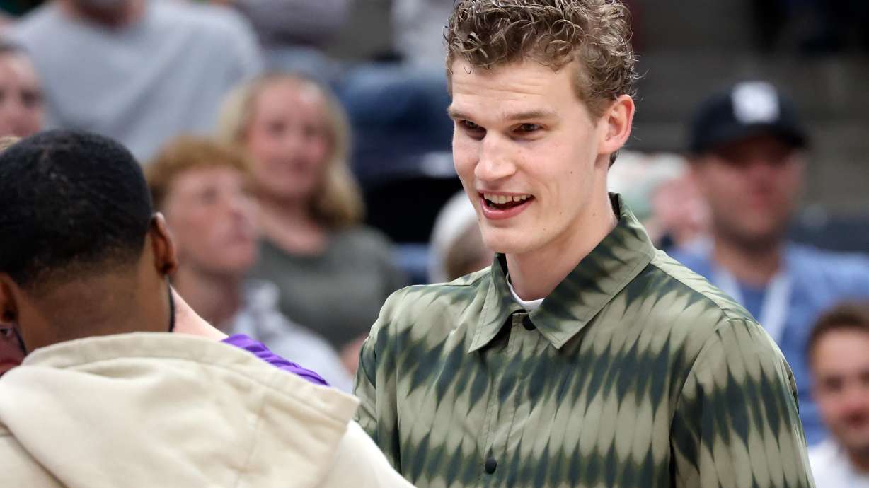 Lauri Markkanen still believes in the Utah Jazz — even as trade rumors return