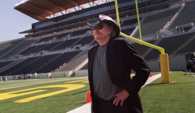 How Phil Knight's Blazers connection impacts Ducks