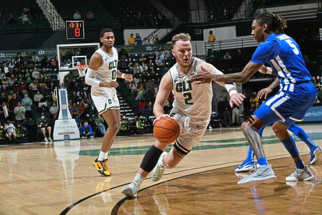 8508628_web1_gtr-AustinButler