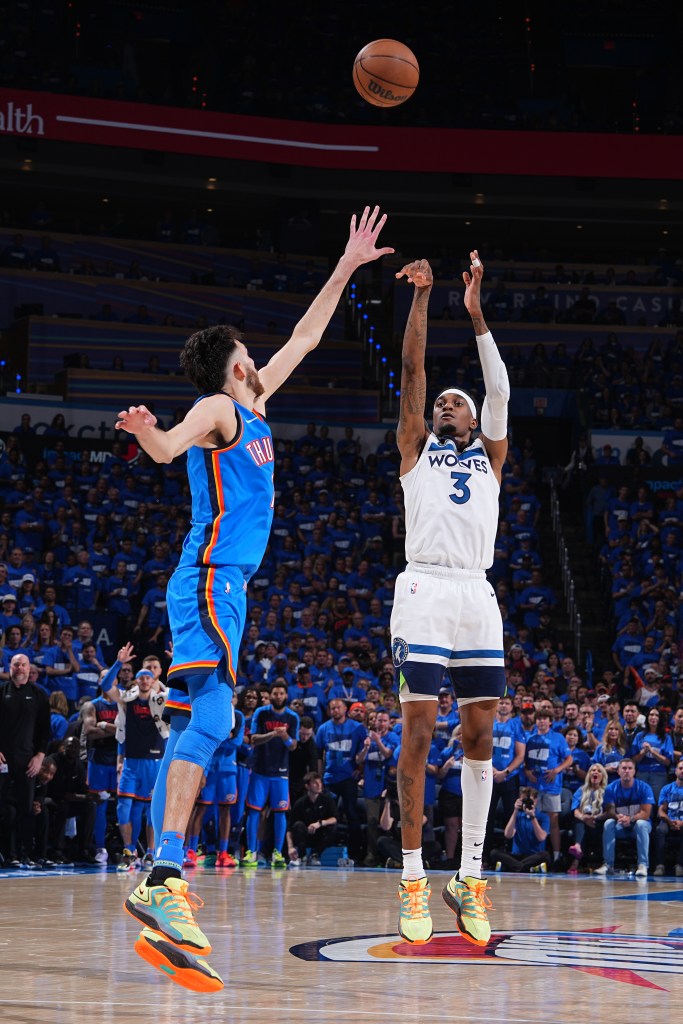 Jaden McDaniels is shooting from beyond the arc and hitting against the Thunder. 