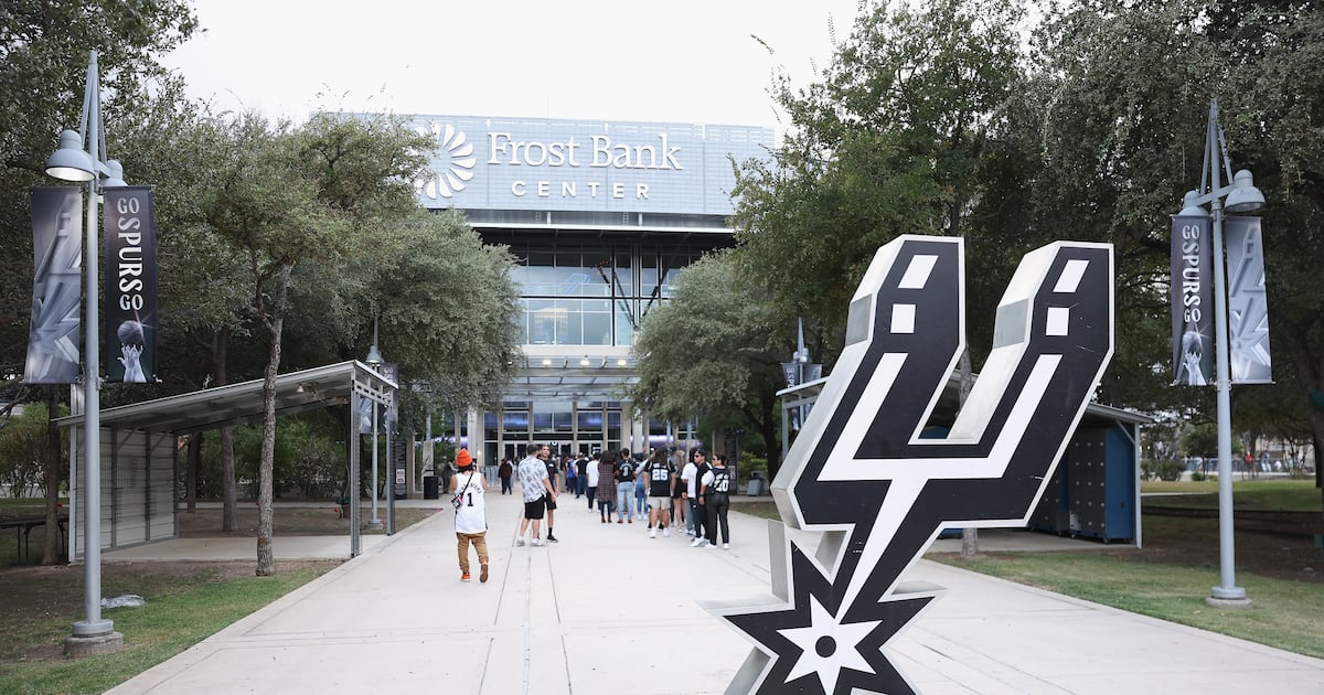 New plan to revamp area around San Antonio Spurs arena emerges