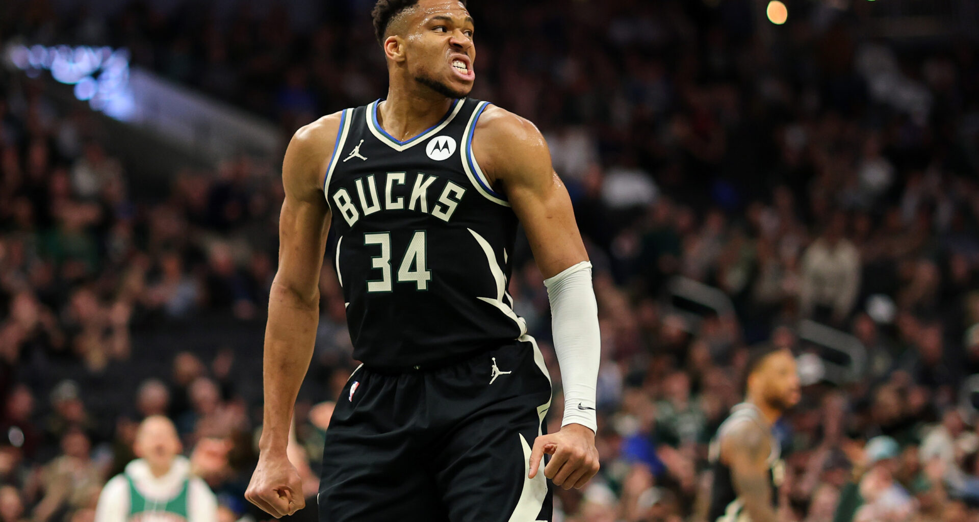 Giannis Antetokounmpo Milwaukee Bucks