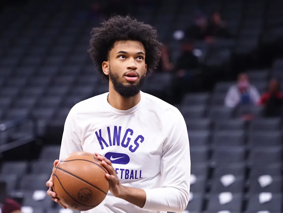 Feb 5, 2022; Sacramento, California, USA; Sacramento Kings forward Marvin Bagley III (35) warms up before the game against the Oklahoma City Thunder at Golden 1 Center. Mandatory Credit: Kelley L Cox-Imagn ImagesMandatory Credit: Kelley L Cox-Imagn Images