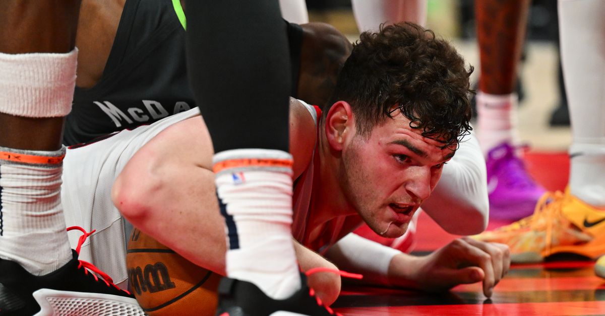 Favorite Blazers Moments: Clingan’s Block Party and Memphis Misery