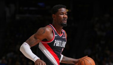 Deandre Ayton Spends a Season Proving He’s Deandre Ayton