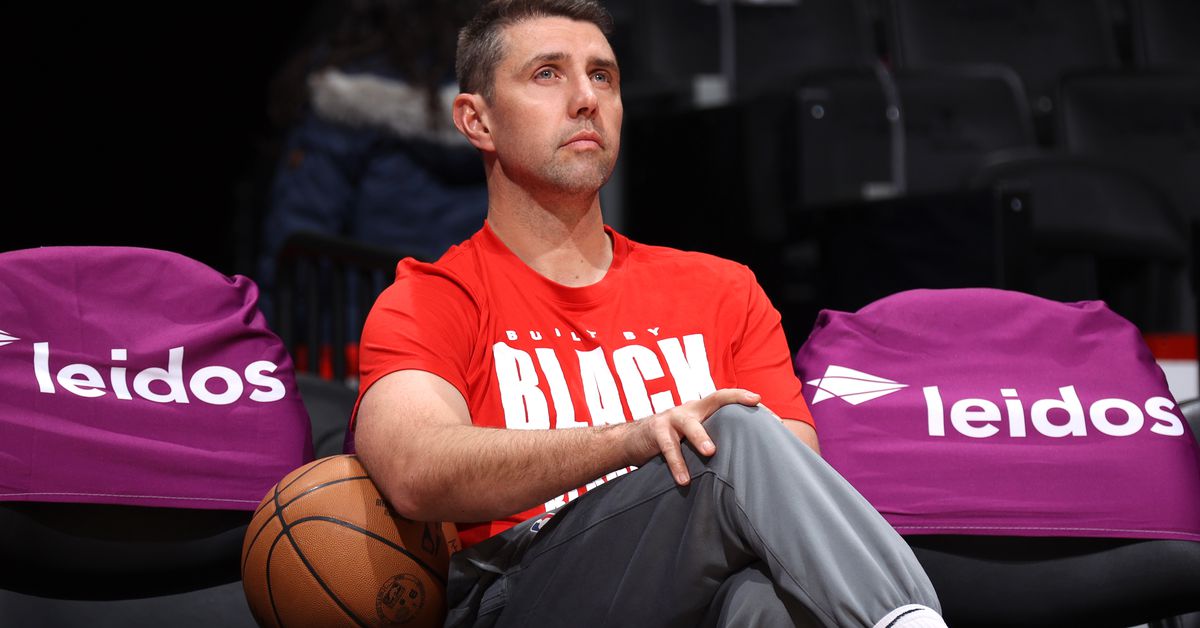 Another name joins the Phoenix Suns’ heading coaching search