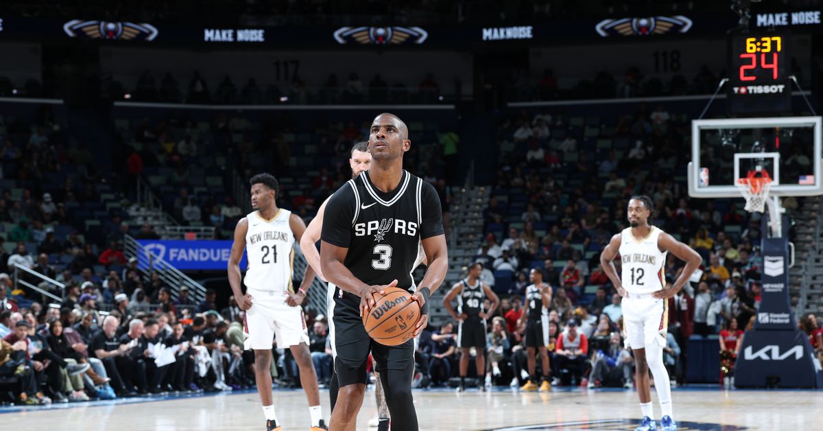 Chris Paul humbled his son while shooting free throws