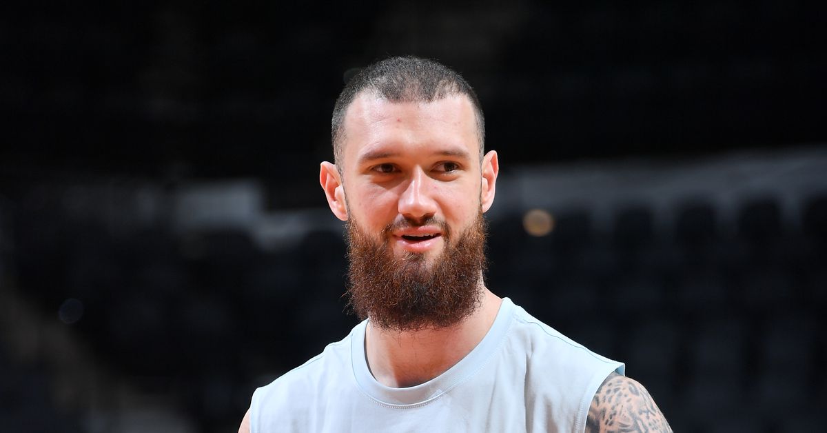 Spurs “This or That” - Pounding The Rock