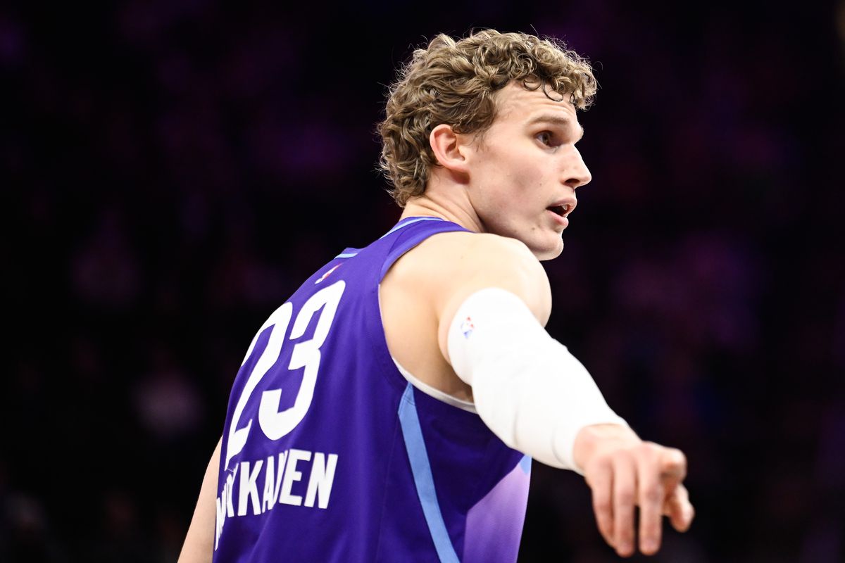 Chicago Bulls v Utah Jazz