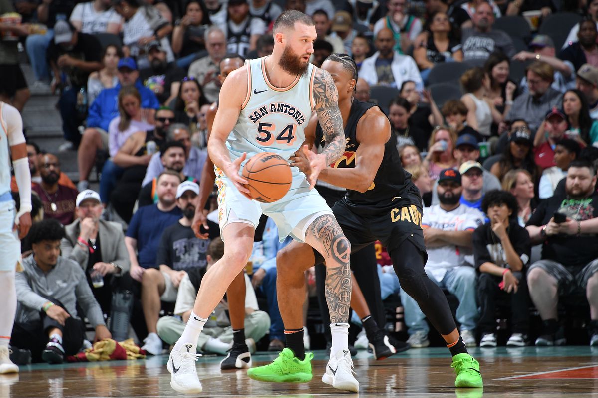Cleveland Cavaliers v San Antonio Spurs