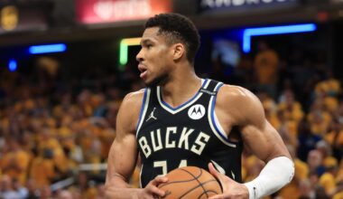 Giannis to weigh future in meeting with Bucks next week