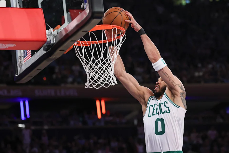 Boston Celtics forward Jayson Tatum) dunks the ball in the second half during game four of the second round for the 2025 NBA Playoffs against the New York Knicks.