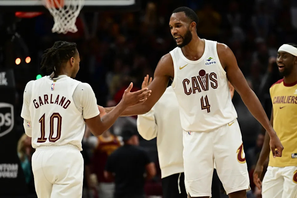 Cleveland Cavaliers guard Darius Garland (10) celebrates with forward Evan Mobley (4) during the second half against the Milwaukee Bucks at Rocket Mortgage FieldHouse.© Ken Blaze-Imagn Images