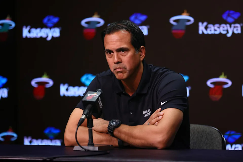 Miami Heat head coach Erik Spoelstra© Sam Navarro-Imagn Images