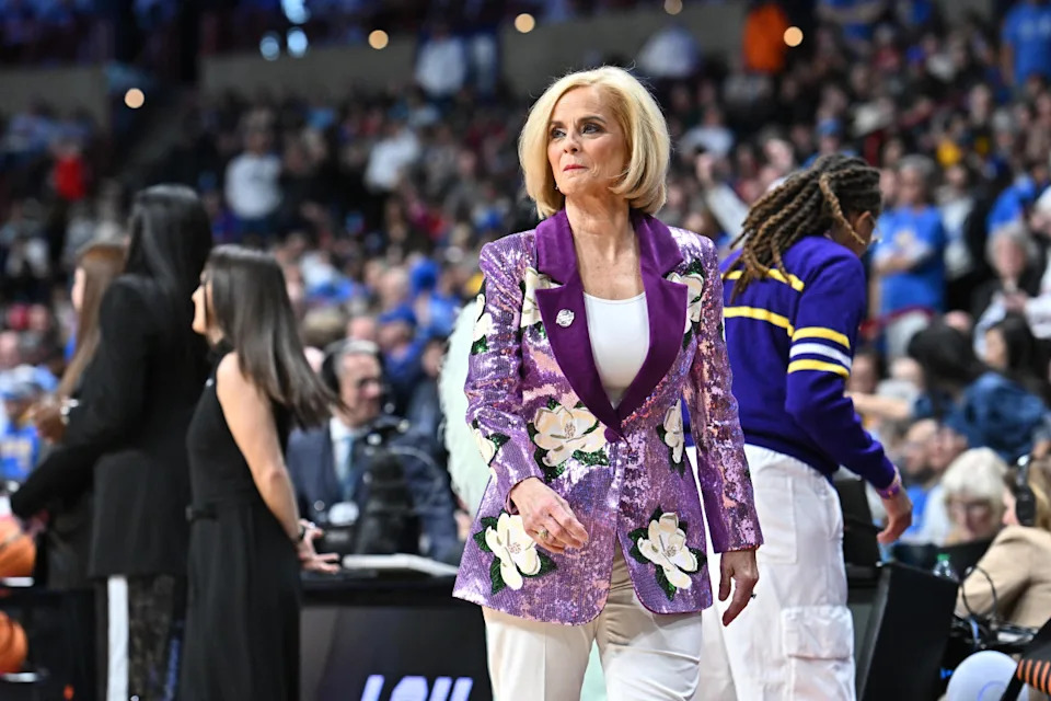 LSU Lady Tigers head coach Kim MulkeyJames Snook-Imagn Images