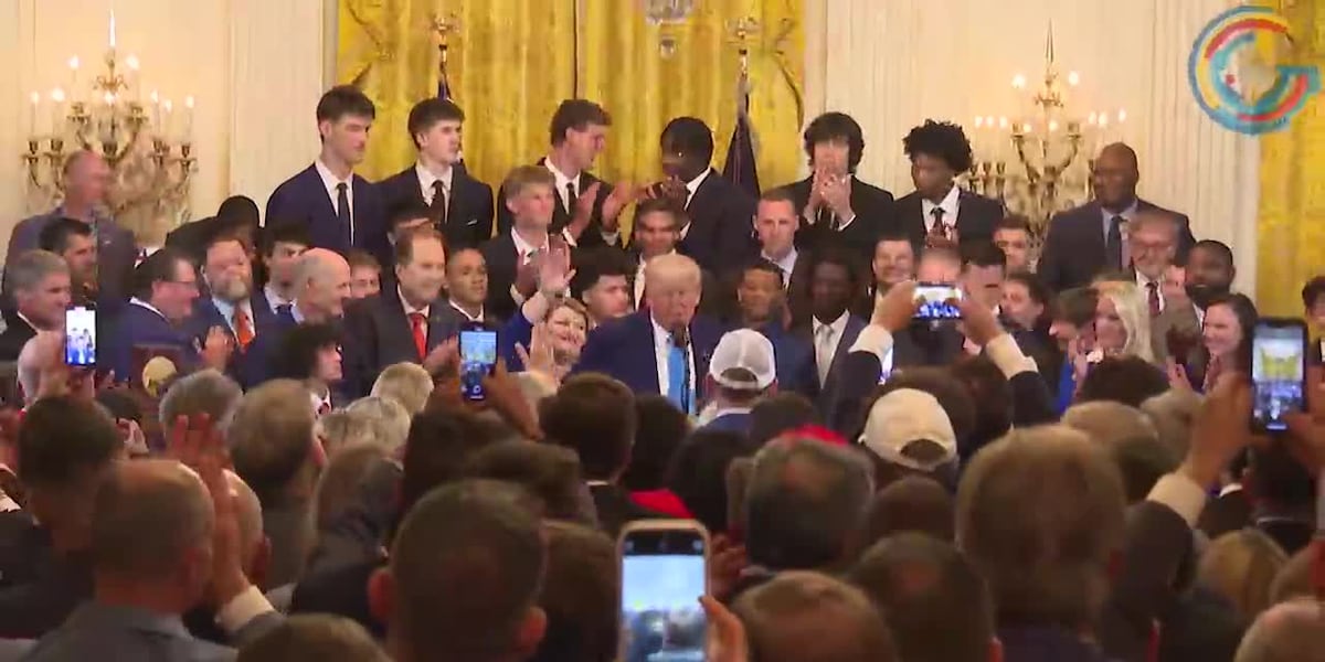 President Trump welcomes Florida Gator basketball champions to the White House