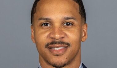 Arizona basketball assistant blends business, relationships