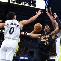 Mitchell magic as Cavs down Pacers | National