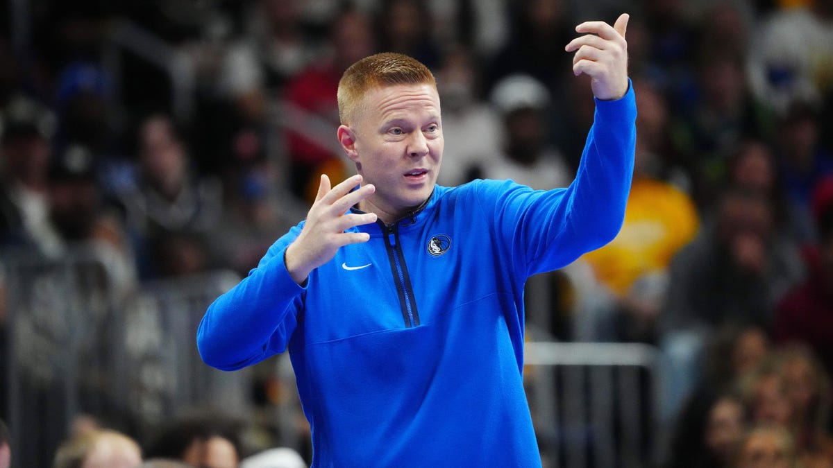 Mavs assistant on Suns' head coach radar