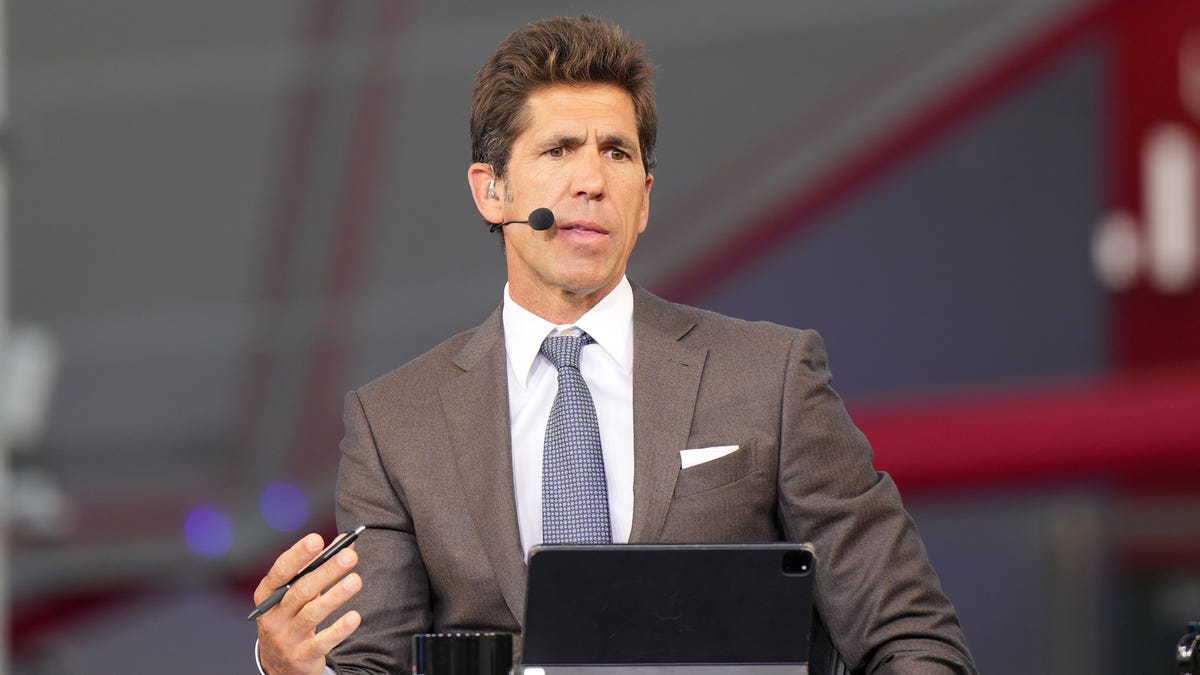 Mat Ishbia has been 'pushing hard' to land Bob Myers, sources say