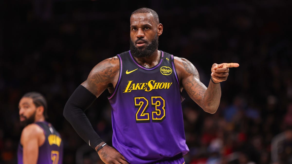 LeBron James playing wait-and-see on his NBA future