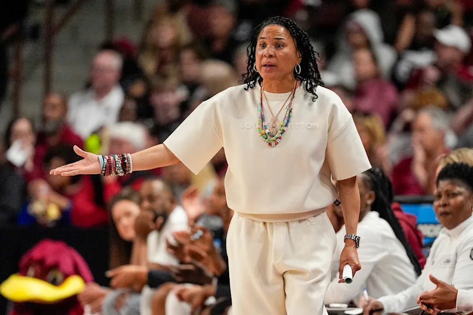 South Carolina Women's Basketball head coach Dawn Staley. © Jim Dedmon-Imagn Images