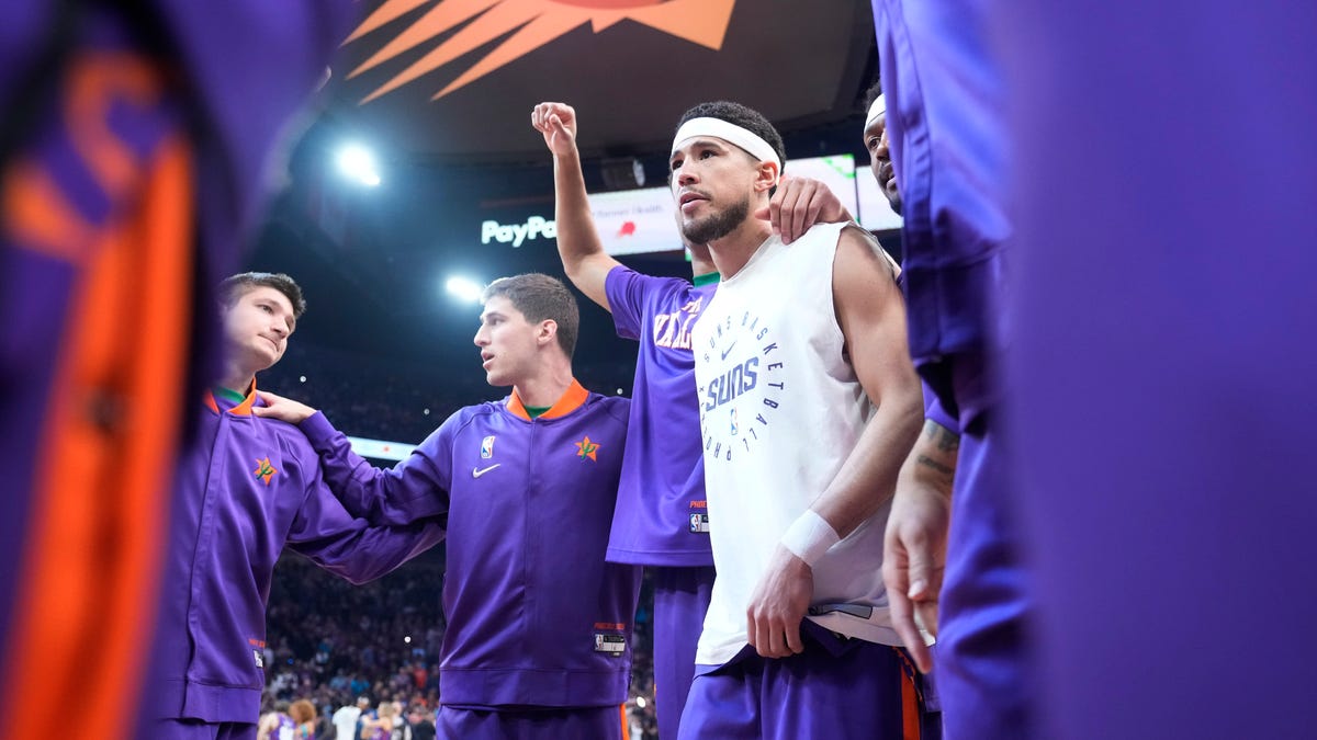 Devin Booker hits homer, dropping new Nike Book 1 'Valley' sneakers