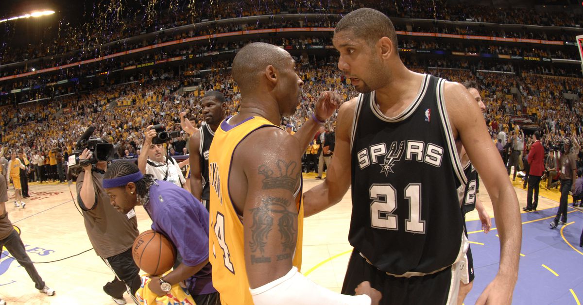 Classic NBA moment between Kobe Bryant and Tim Duncan