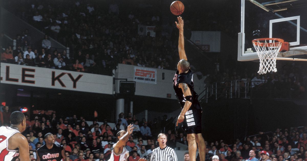 Louisville to renew hoops rivalry with Cincinnati in 2025-26