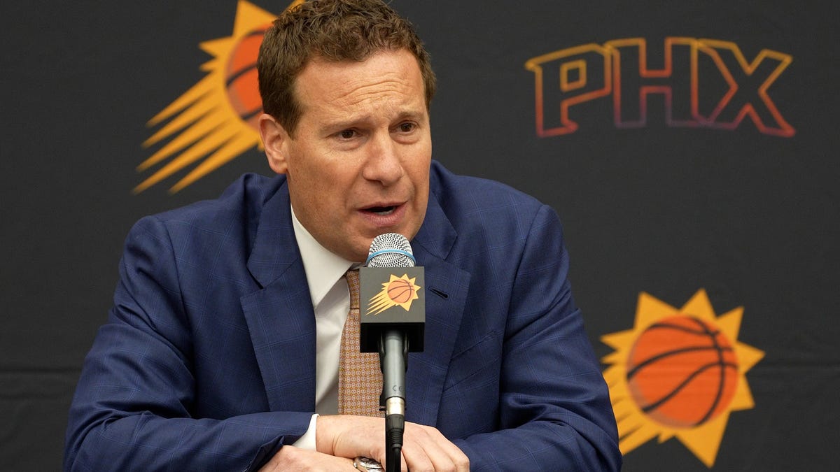 Suns coaching candidate has Michigan State ties with team owner, GM